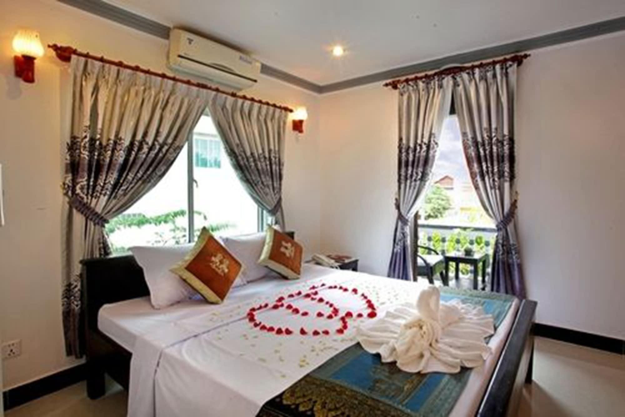 พาเรนท์ เฮอริเทจ อังกอร์ วิลลา Hotel เสียมราฐ ภายนอก รูปภาพ