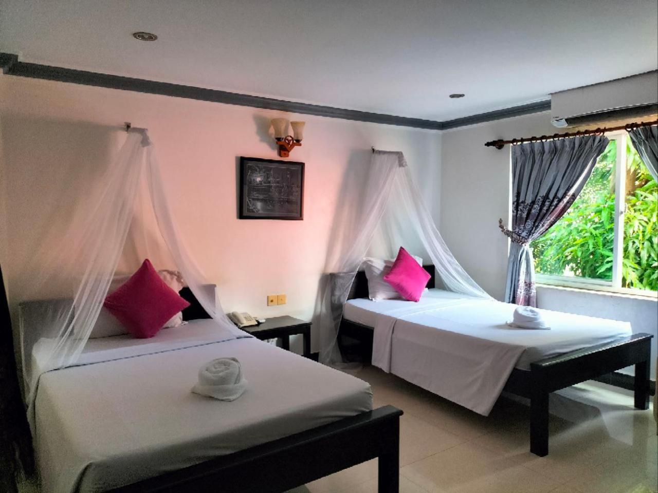พาเรนท์ เฮอริเทจ อังกอร์ วิลลา Hotel เสียมราฐ ห้อง รูปภาพ